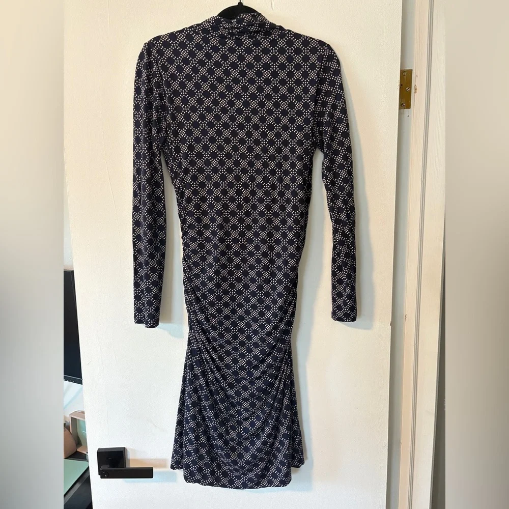 Elegant Navy Patterned Dress - Picture 6 of 11